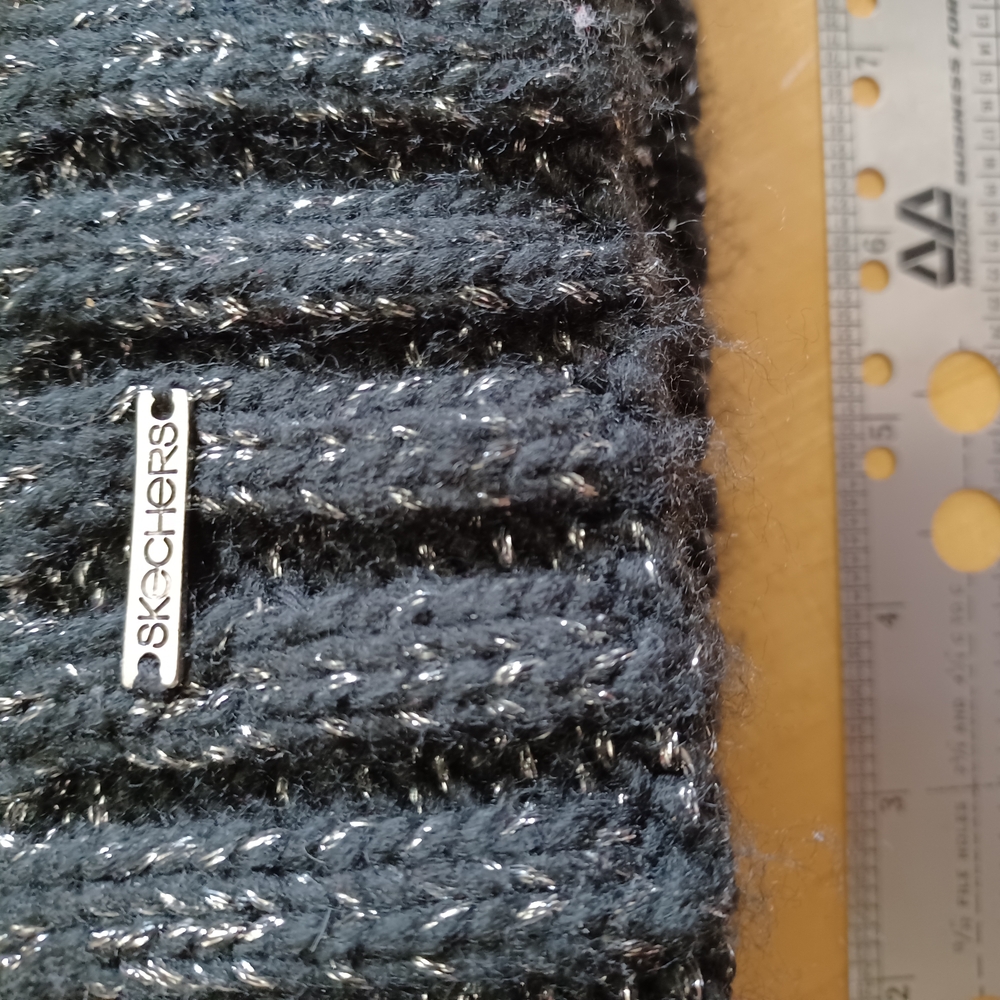 Skechers Gray Knit Scarf